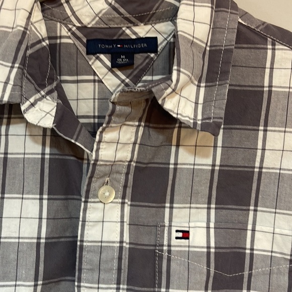 Tommy Hilfiger grey and white plaid button down shirt boys size 8-10 - Picture 5 of 5